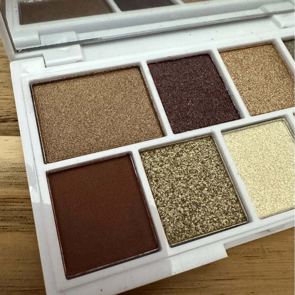 I Heart Revolution White Gold Mini Chocolate Eyeshadow Palette